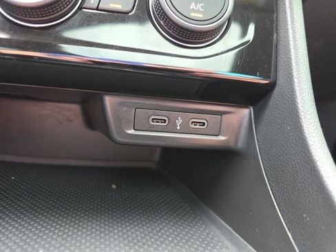 Used 2023 Volkswagen Jetta SE image 16