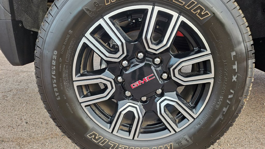 Used 2022 GMC Sierra 2500 AT4 w/ AT4 Premium Plus Package AWD/4WD image 16