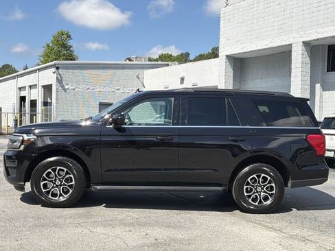 Used 2024 Ford Expedition XLT AWD/4WD image 2