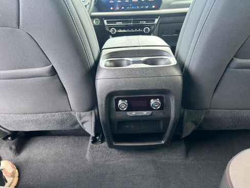 Certified 2025 Chevrolet Traverse LT image 33