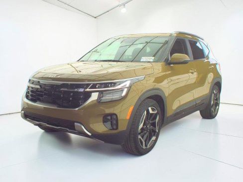 Used 2024 Kia Seltos SX w/ SX Sunroof Package AWD/4WD image 3