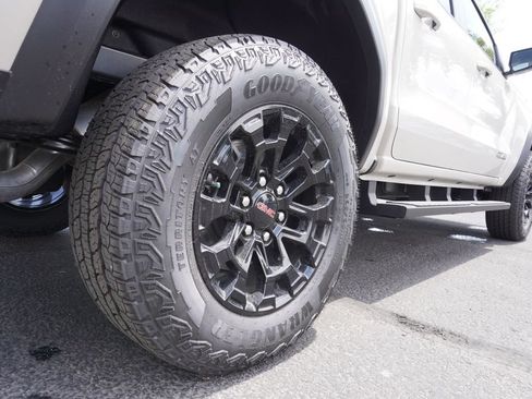New 2026 GMC Canyon Elevation w/ Convenience Package RWD image 6