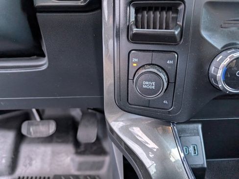 Used 2023 Ford F150 XLT image 5