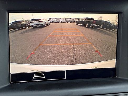 Used 2024 GMC Terrain SLE image 18