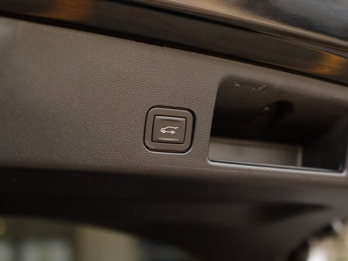 Used 2024 Chevrolet Equinox EV LT image 30