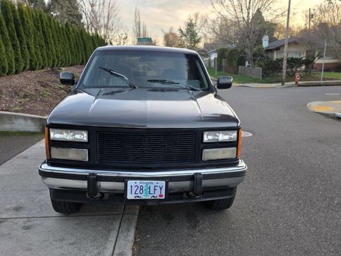 Used 1992 GMC Yukon 4WD 2-Door image 2