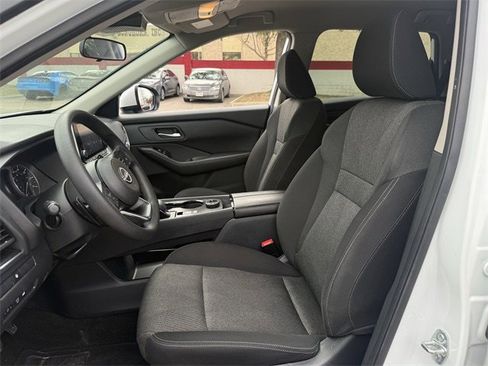 Used 2024 Nissan Rogue SV image 26