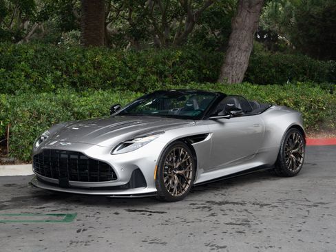 Used 2025 Aston Martin DB12 Convertible image 27