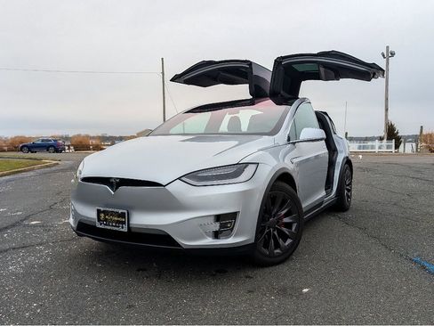 Used 2016 Tesla Model X Performance image 10