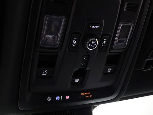 Used 2025 Chevrolet Tahoe High Country AWD/4WD image 26