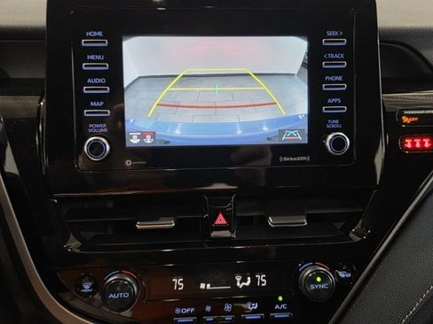 Used 2024 Toyota Camry SE image 19