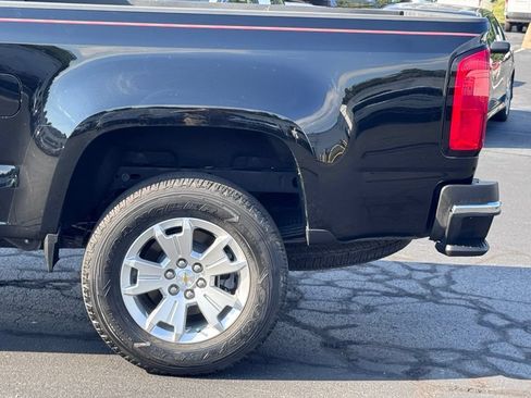 Used 2022 Chevrolet Colorado LT w/ Chrome Appearance Package RWD image 35