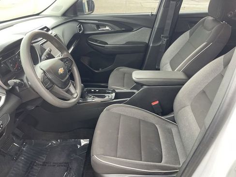 Used 2021 Chevrolet TrailBlazer L FWD image 11