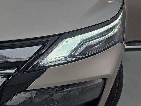 New 2026 Nissan Rogue Platinum AWD/4WD image 32