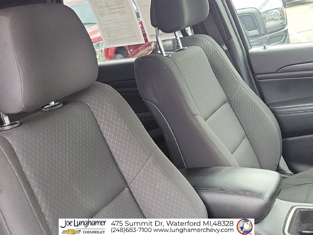 Used 2020 Jeep Grand Cherokee Laredo AWD/4WD image 28