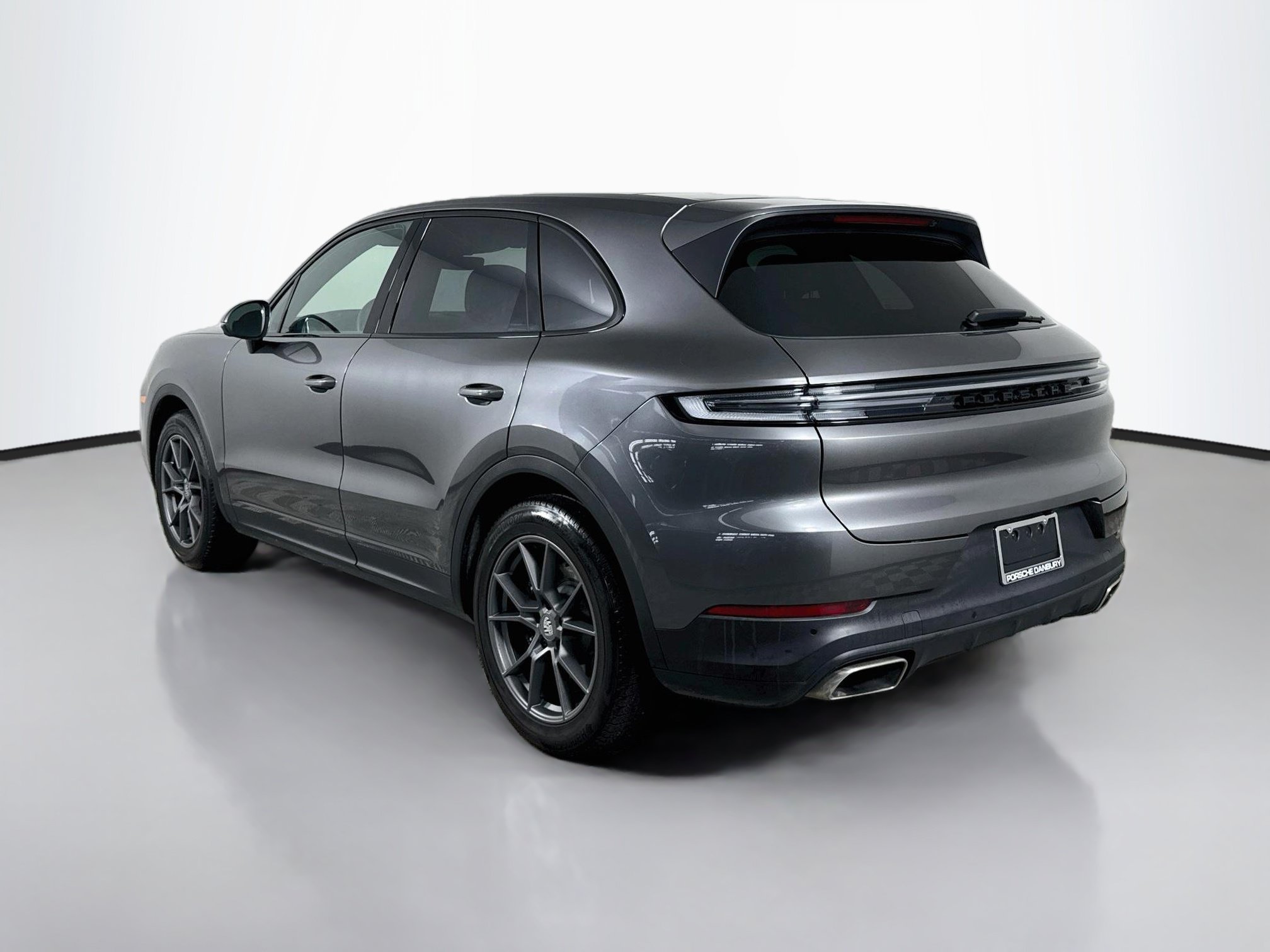 Certified 2024 Porsche Cayenne AWD/4WD image 3