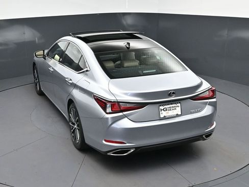 Certified 2025 Lexus ES 350 w/ Premium Package image 33