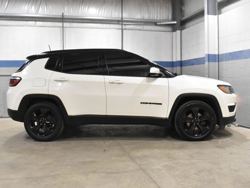 Used 2019 Jeep Compass Latitude FWD image 27