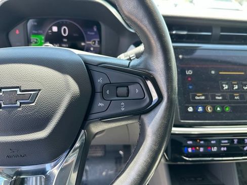 Used 2023 Chevrolet Bolt EUV Premier w/ Sun & Sound Package FWD image 23