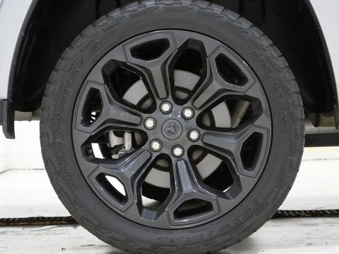 Used 2022 RAM 1500 Limited image 9