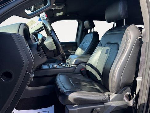 Used 2020 Ford Expedition Max Limited image 9