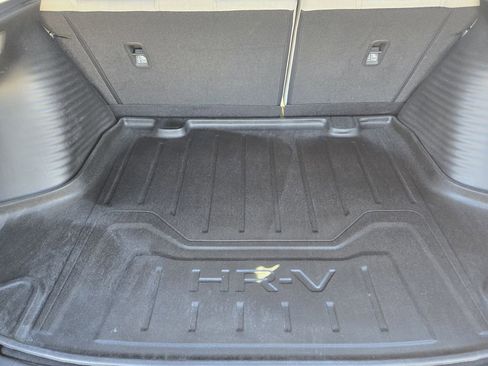 Used 2023 Honda HR-V LX image 40