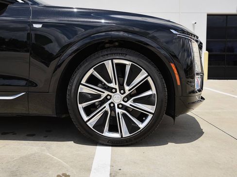 Used 2024 Cadillac Lyriq Luxury RWD image 11