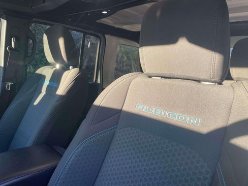 Used 2024 Jeep Wrangler Unlimited Rubicon 4xe image 18