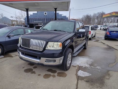 Used 2006 Lincoln Mark LT Base 4dr SuperCrew 4WD SB image 2