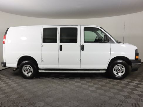 Used 2024 GMC Savana 2500 w/ Driver Convenience Package image 13