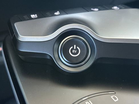 New 2025 Kia EV6 Wind image 23