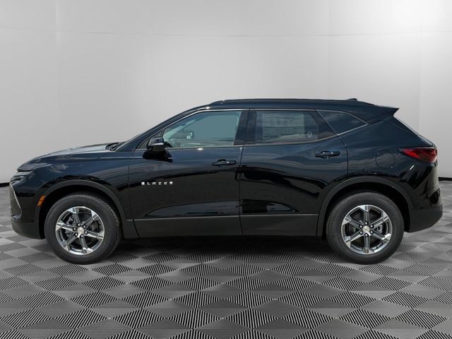 New 2026 Chevrolet Blazer LT w/ Sound & Technology Package AWD/4WD image 2