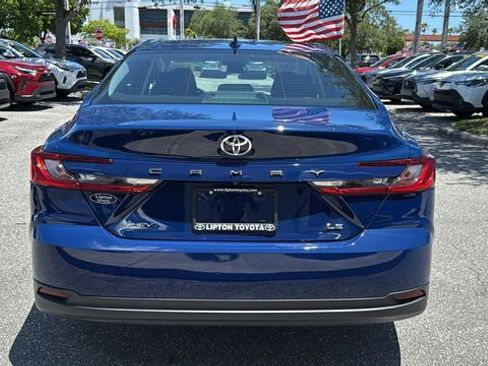 Used 2025 Toyota Camry LE image 6