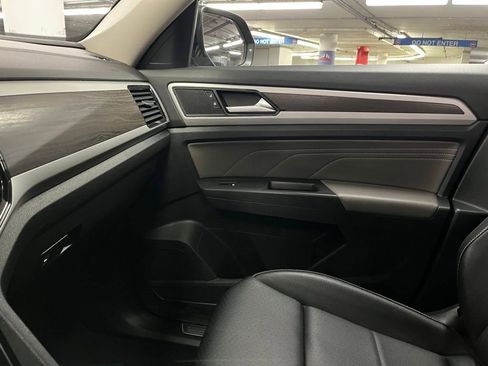 Certified 2023 Volkswagen Atlas SE image 32