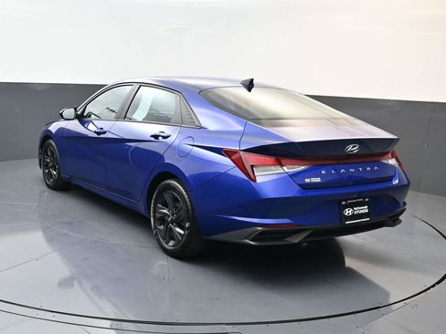 Certified 2023 Hyundai Elantra SEL image 5