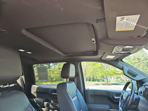 Used 2022 GMC Sierra 1500 AT4 w/ AT4 Premium Package AWD/4WD image 12
