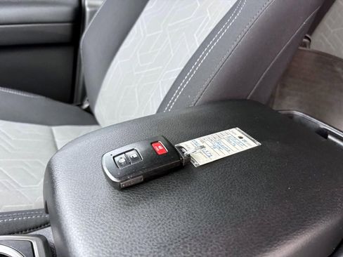 Used 2022 Toyota Tacoma TRD Sport image 32