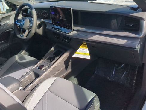 New 2026 Volkswagen Tiguan SE R-Line FWD image 12