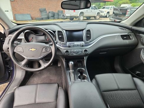 Used 2016 Chevrolet Impala LT w/ Convenience Package FWD image 7