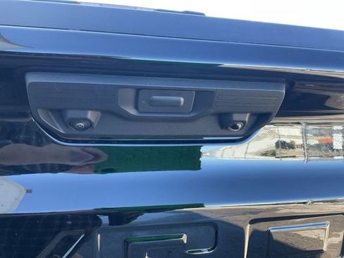 Used 2023 Chevrolet Silverado 1500 LT image 8