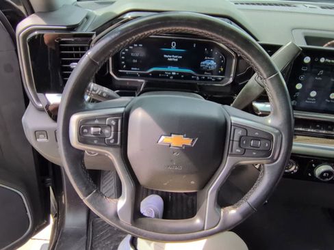 Used 2022 Chevrolet Silverado 1500 LT RWD image 11