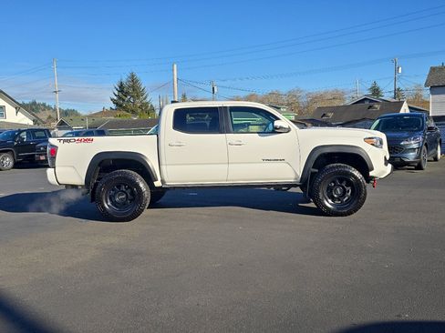 Certified 2023 Toyota Tacoma TRD Off-Road image 7