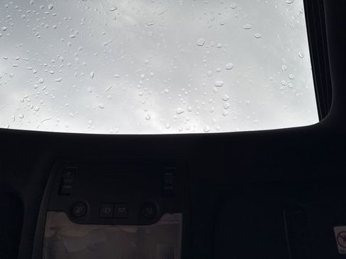 Used 2018 Lexus IS 300 F Sport w/ F Sport Package image 38