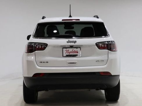 Used 2023 Jeep Compass Latitude w/ Sun and Sound Group AWD/4WD image 7