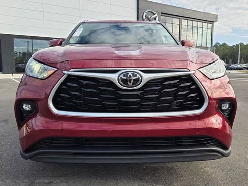 Used 2021 Toyota Highlander XLE image 19