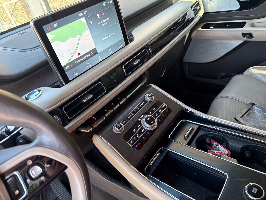 Used 2021 Lincoln Aviator Reserve w/ Equipment Group 201A AWD/4WD image 17