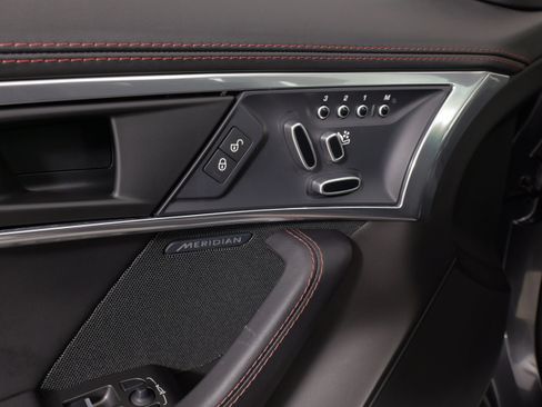 Used 2020 Jaguar F-TYPE Coupe RWD image 28