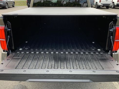 Used 2026 Toyota Tacoma TRD Off-Road image 33