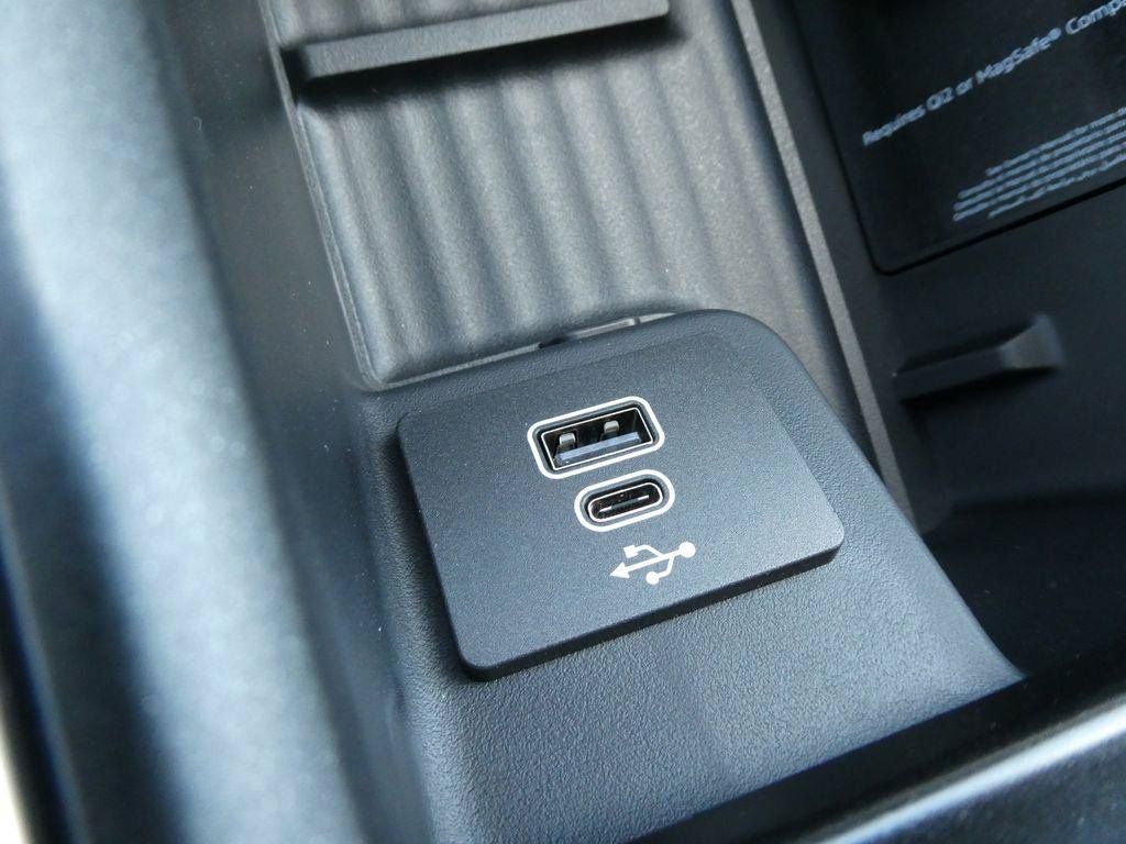 New 2027 Ford Expedition Platinum w/ Stealth Performance Package AWD/4WD image 28