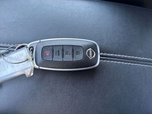 Used 2025 Nissan Sentra SV FWD image 21